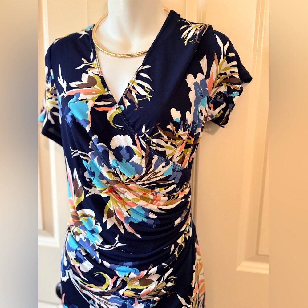 Floral V-Neck Dress, size small - Picture 2 of 5